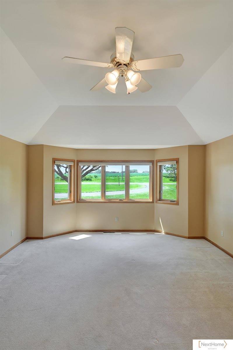 9084 N 14 Street, Lincoln, NE 68531