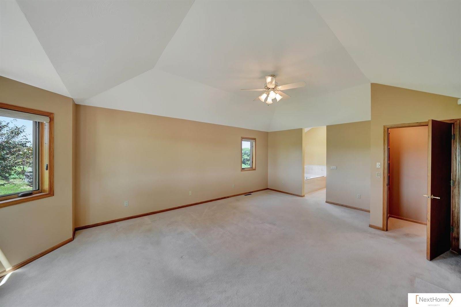 9084 N 14 Street, Lincoln, NE 68531