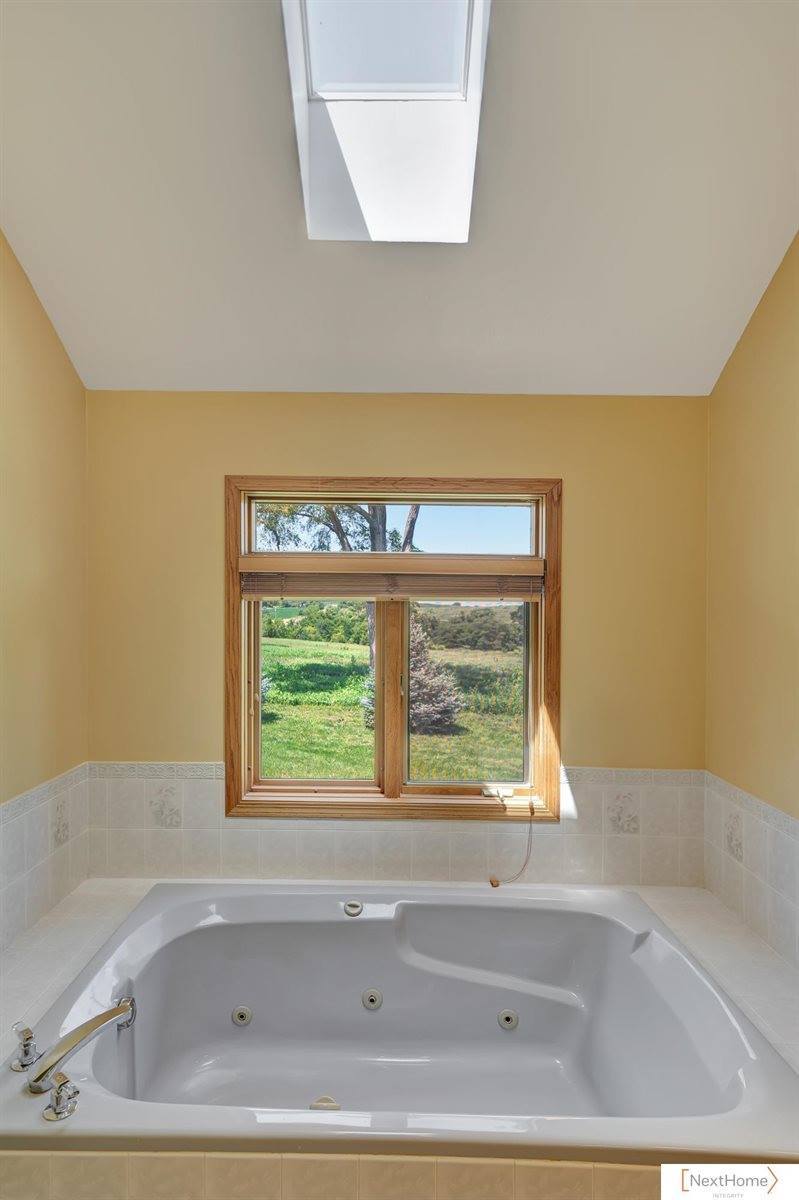 9084 N 14 Street, Lincoln, NE 68531