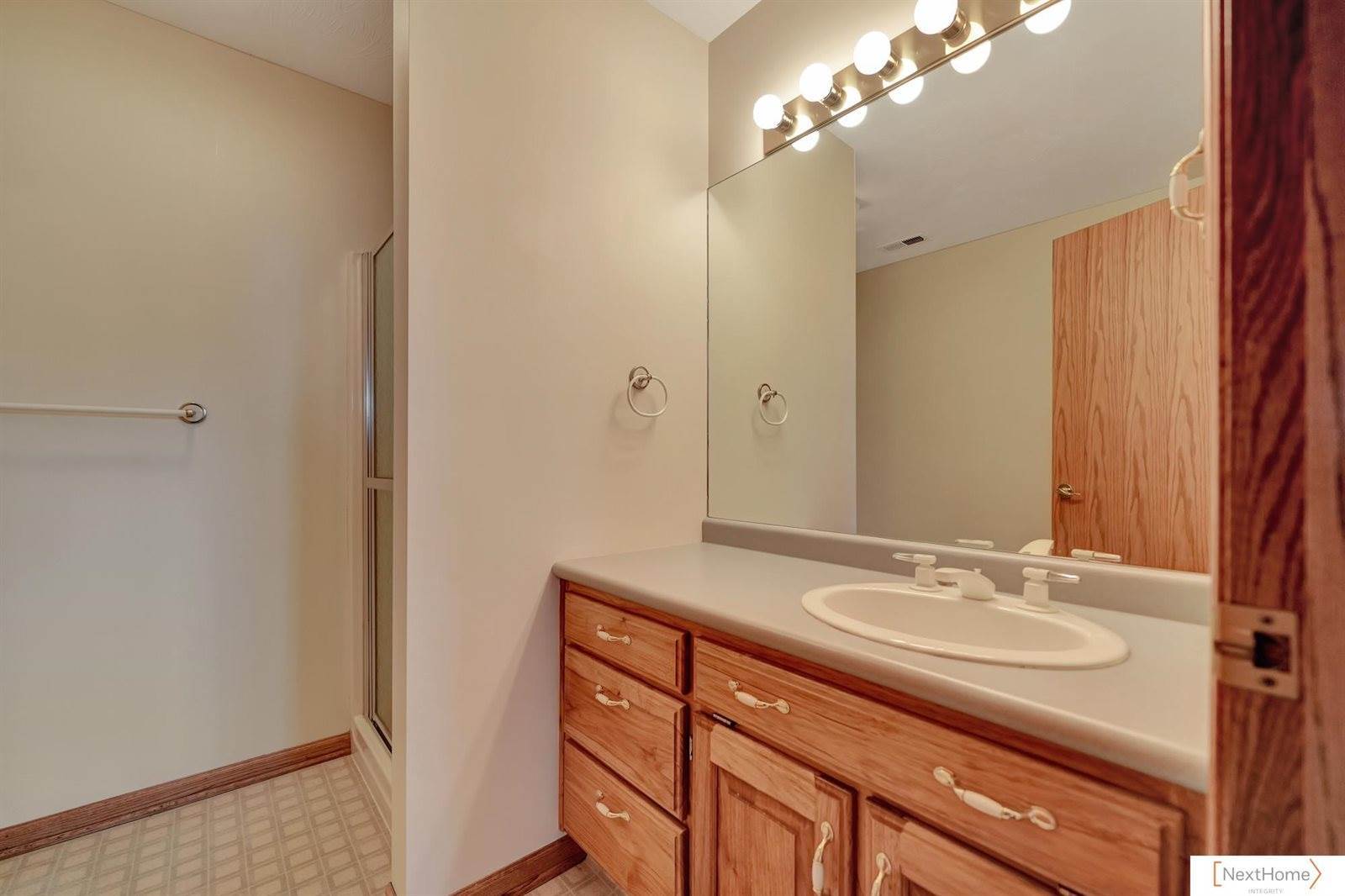 9084 N 14 Street, Lincoln, NE 68531