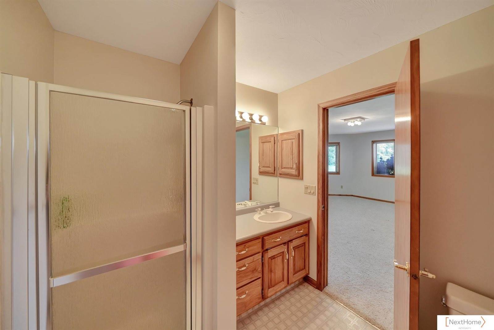 9084 N 14 Street, Lincoln, NE 68531