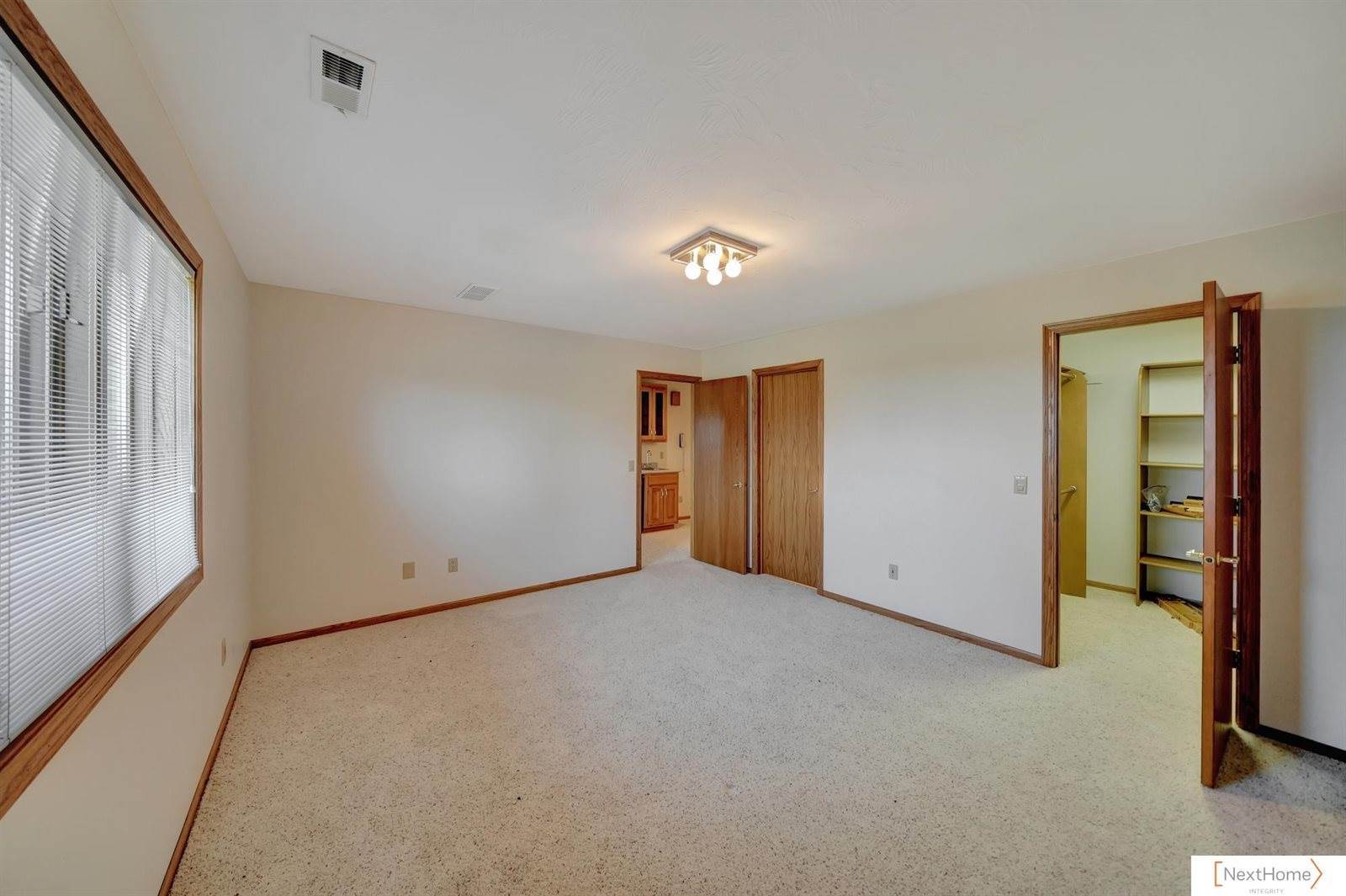 9084 N 14 Street, Lincoln, NE 68531