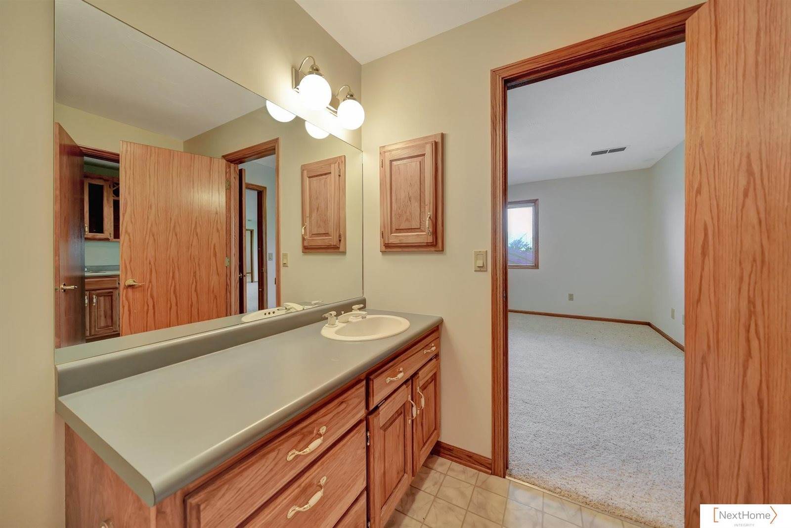 9084 N 14 Street, Lincoln, NE 68531