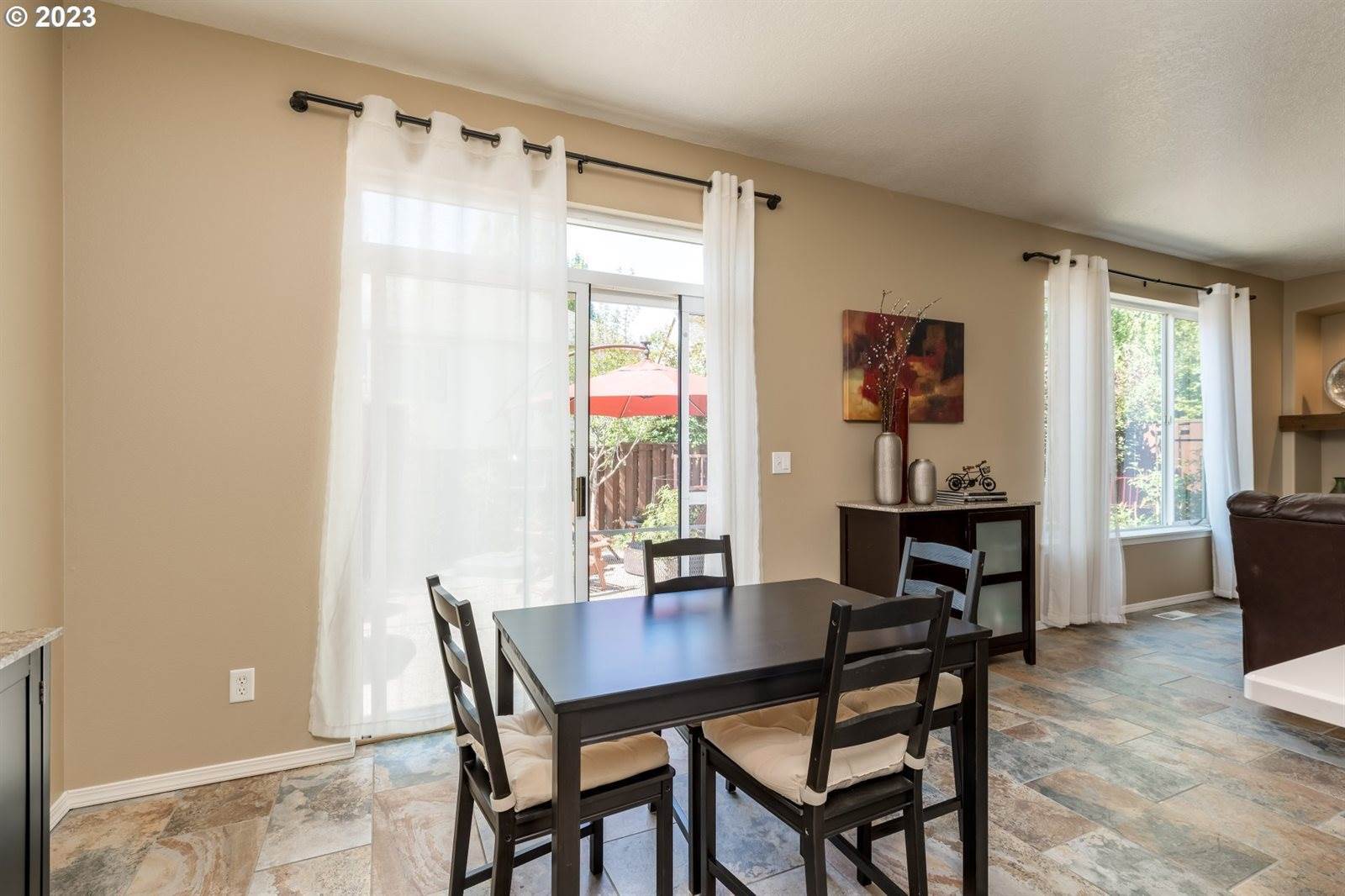 1091 SE Portlandia Ave, Hillsboro, OR 97123