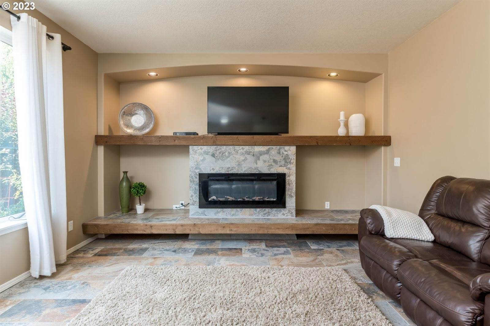 1091 SE Portlandia Ave, Hillsboro, OR 97123