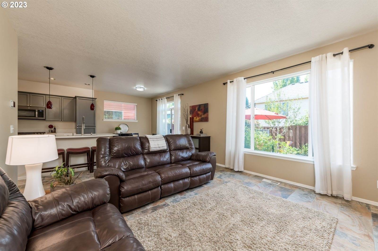 1091 SE Portlandia Ave, Hillsboro, OR 97123