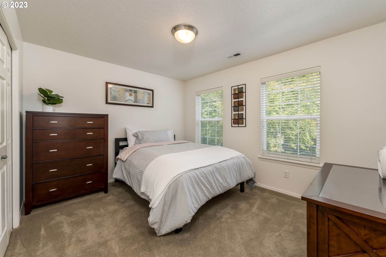 1091 SE Portlandia Ave, Hillsboro, OR 97123
