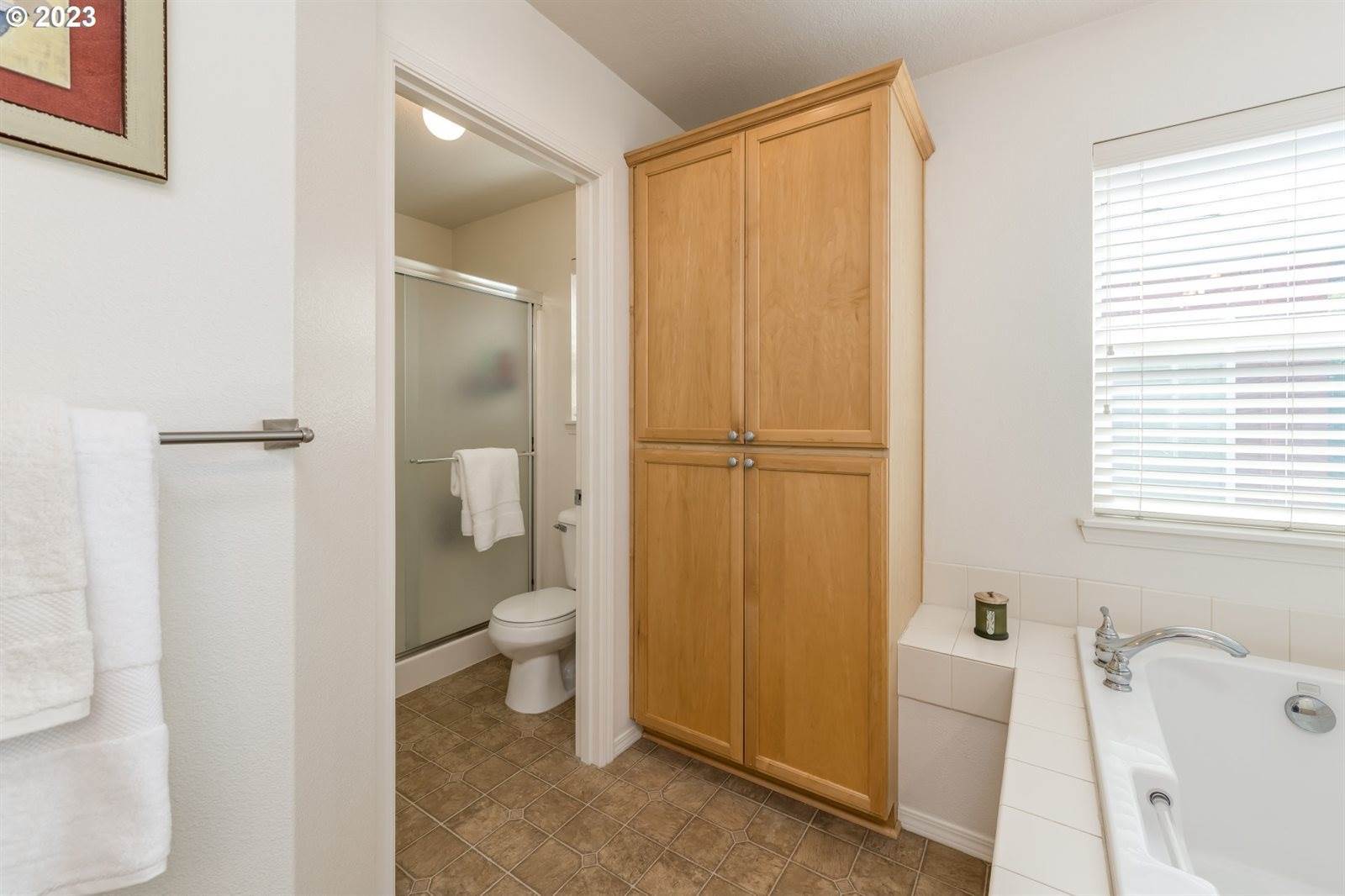 1091 SE Portlandia Ave, Hillsboro, OR 97123