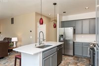 1091 SE Portlandia Ave, Hillsboro, OR 97123