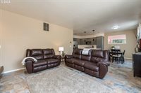 1091 SE Portlandia Ave, Hillsboro, OR 97123