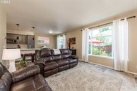 1091 SE Portlandia Ave, Hillsboro, OR 97123
