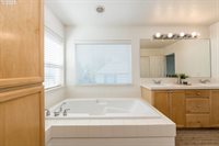 1091 SE Portlandia Ave, Hillsboro, OR 97123