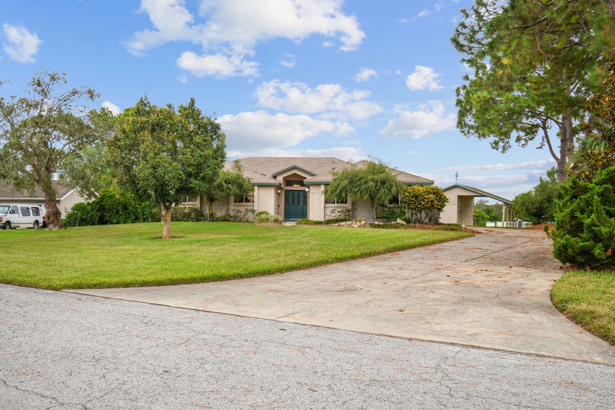 913 Hillside Court South, Winter Haven, FL 33881