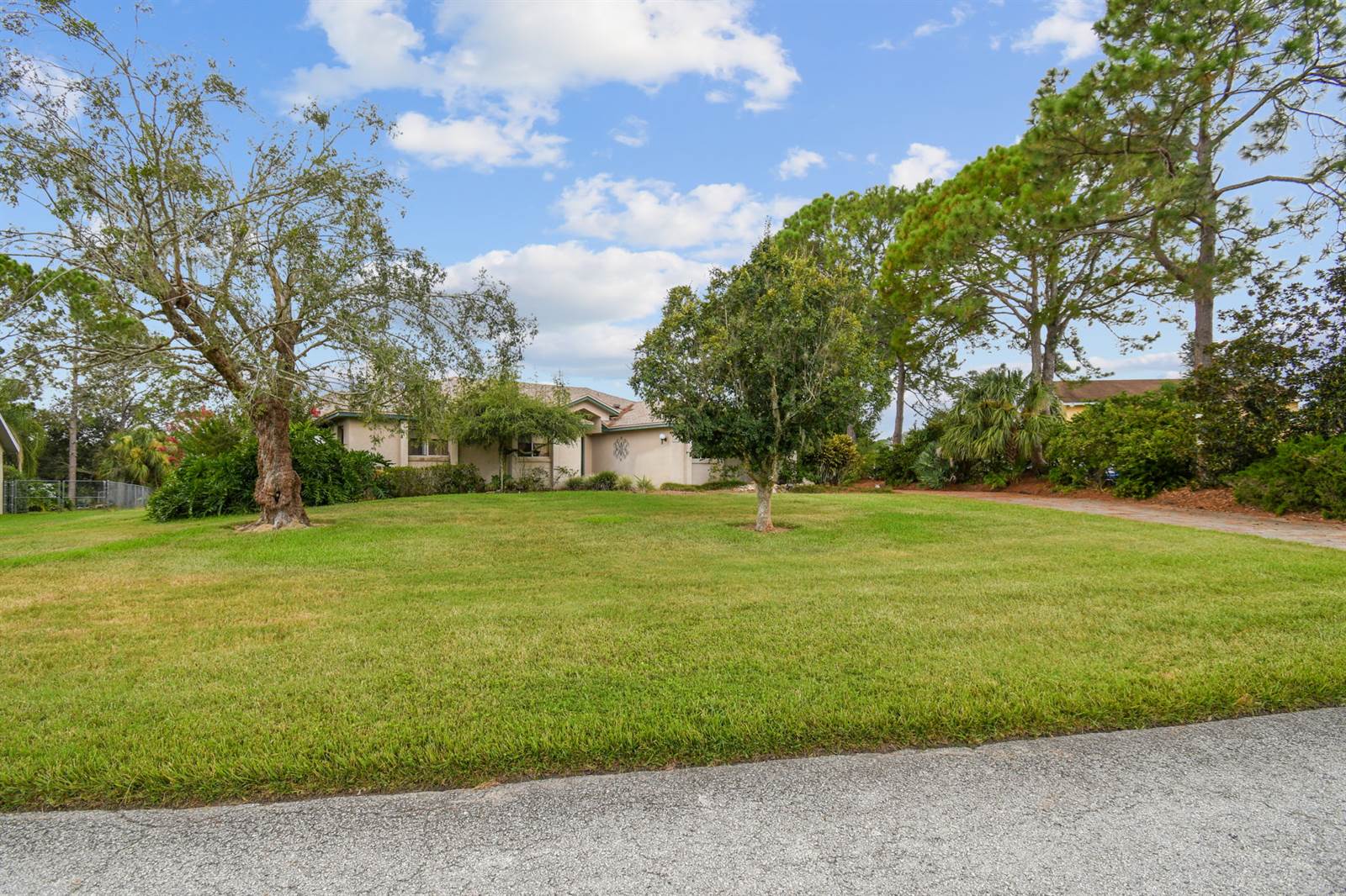 913 Hillside Court South, Winter Haven, FL 33881