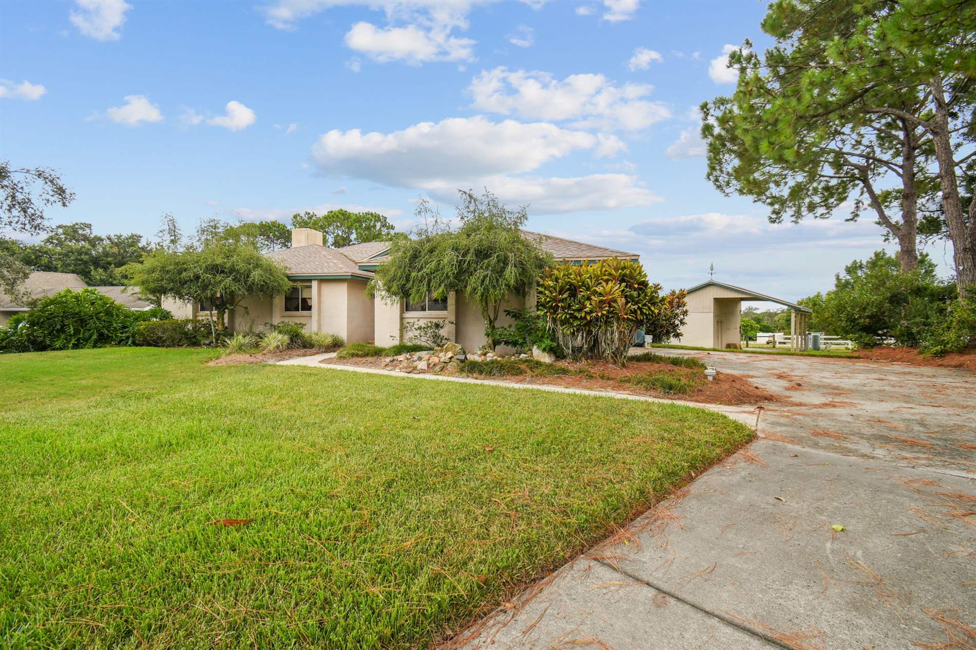 913 Hillside Court South, Winter Haven, FL 33881