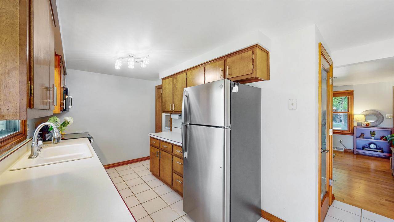 1510 Lindale Lane, Green Bay, WI 54304