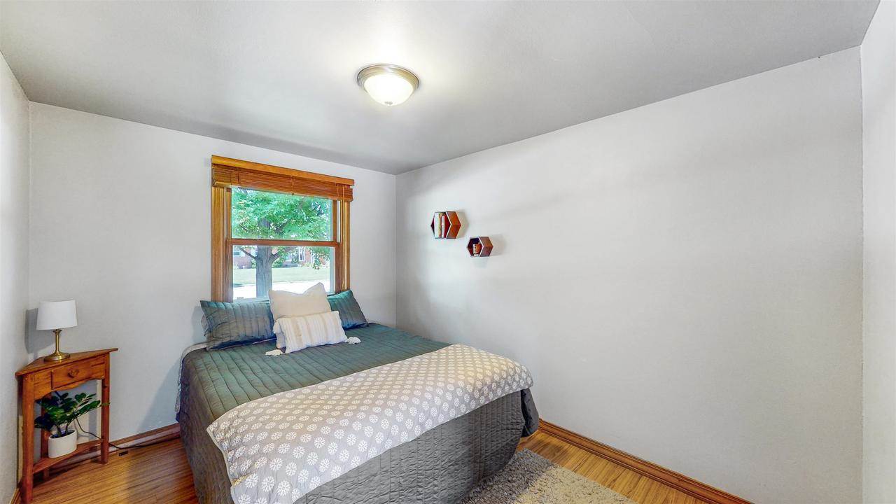 1510 Lindale Lane, Green Bay, WI 54304