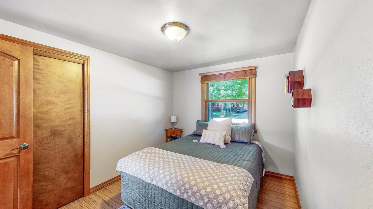 1510 Lindale Lane, Green Bay, WI 54304