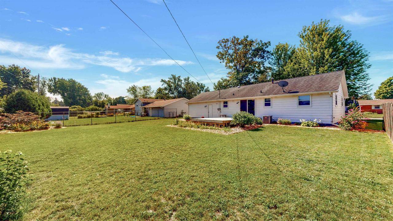 1510 Lindale Lane, Green Bay, WI 54304