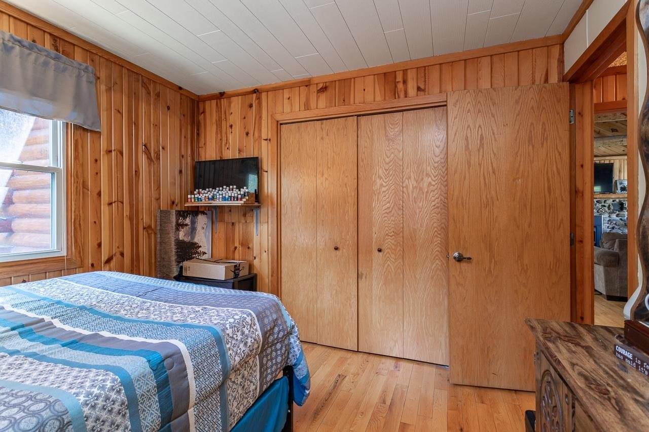 406 State Highway 22, Cecil, WI 54111