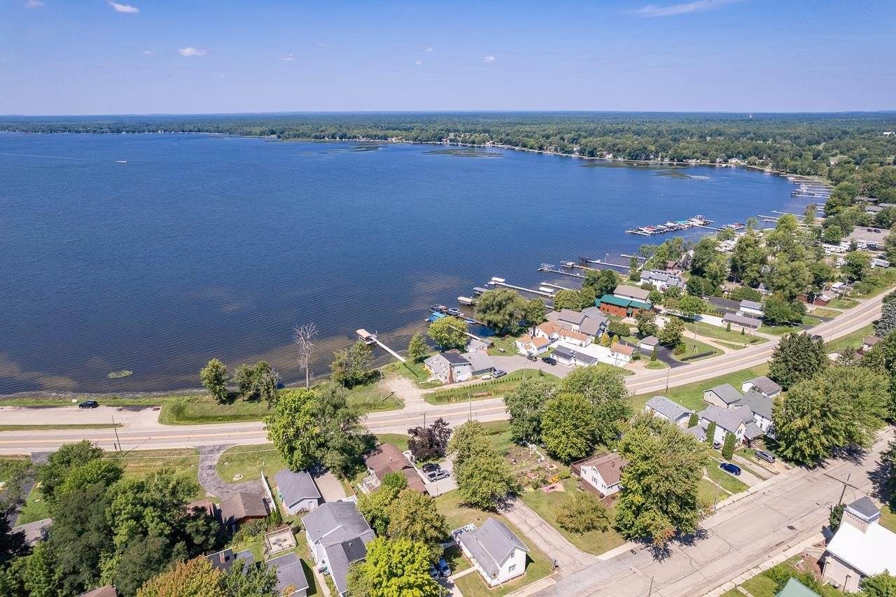 406 State Highway 22, Cecil, WI 54111