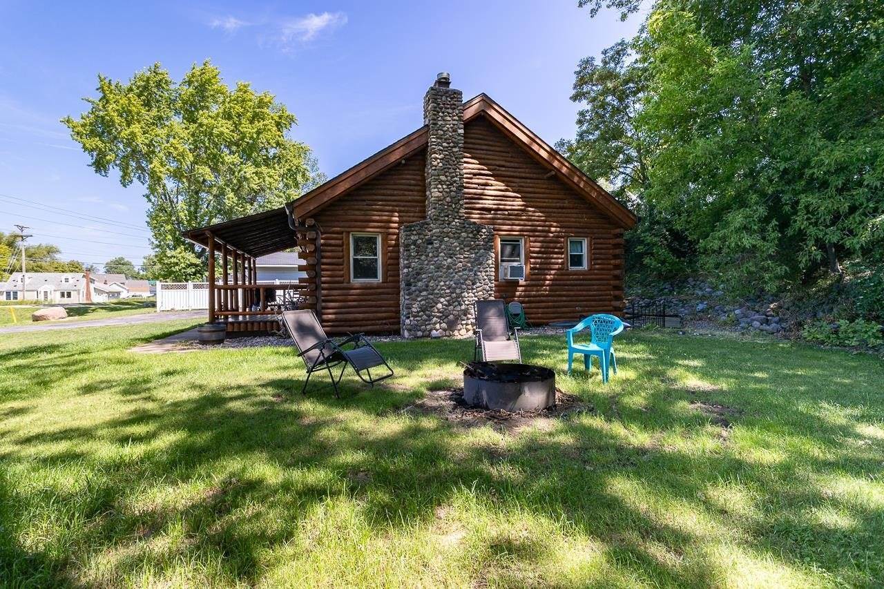 406 State Highway 22, Cecil, WI 54111