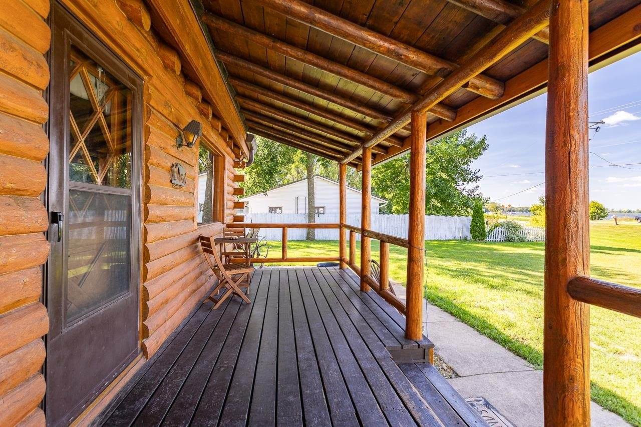 406 State Highway 22, Cecil, WI 54111