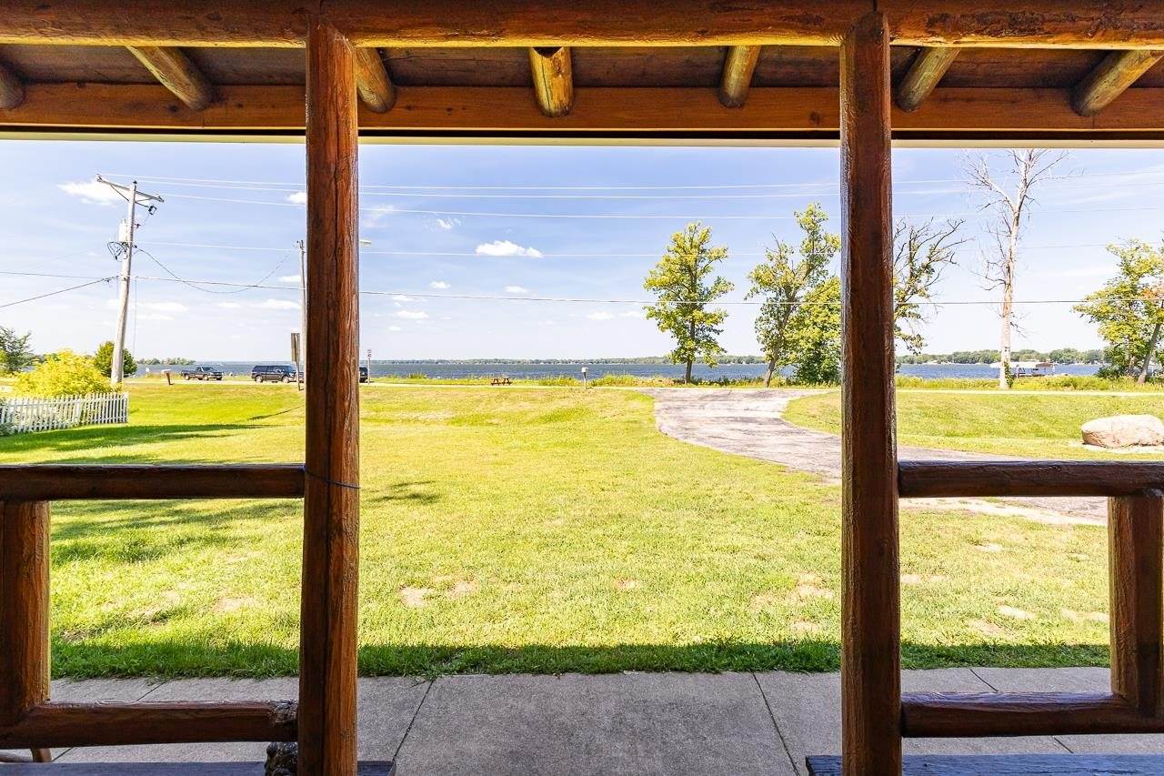 406 State Highway 22, Cecil, WI 54111