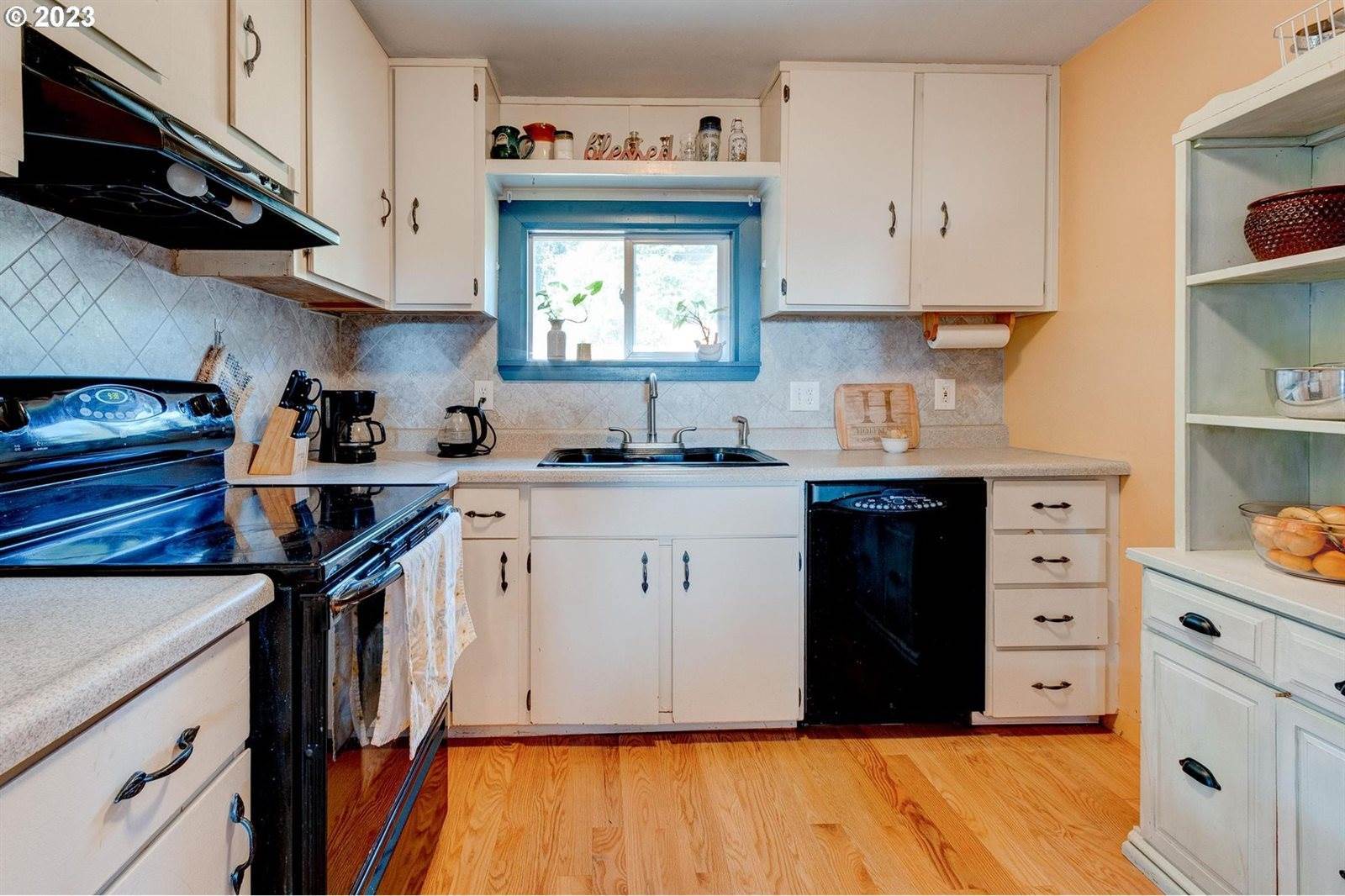 1610 4TH St, ColumbiaCity, OR 97018