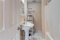 1610 4TH St, ColumbiaCity, OR 97018