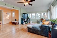 1610 4TH St, ColumbiaCity, OR 97018