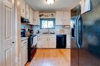 1610 4TH St, ColumbiaCity, OR 97018