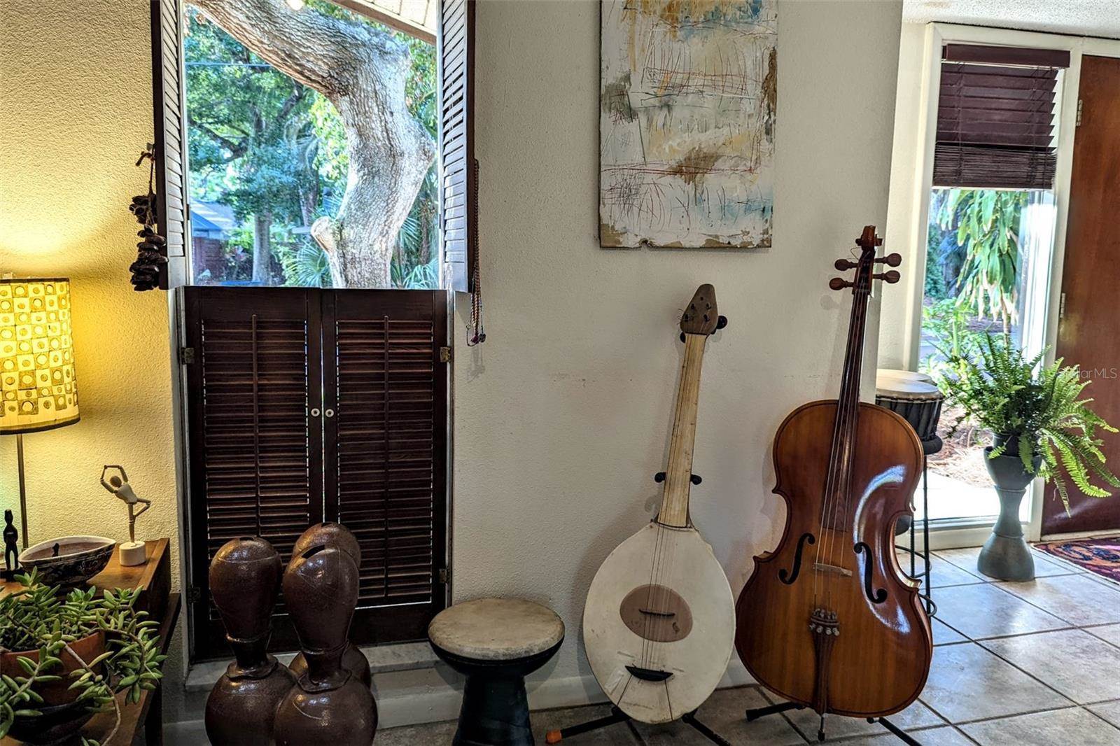 1320 Serpentine Drive South, Saint Petersburg, FL 33705