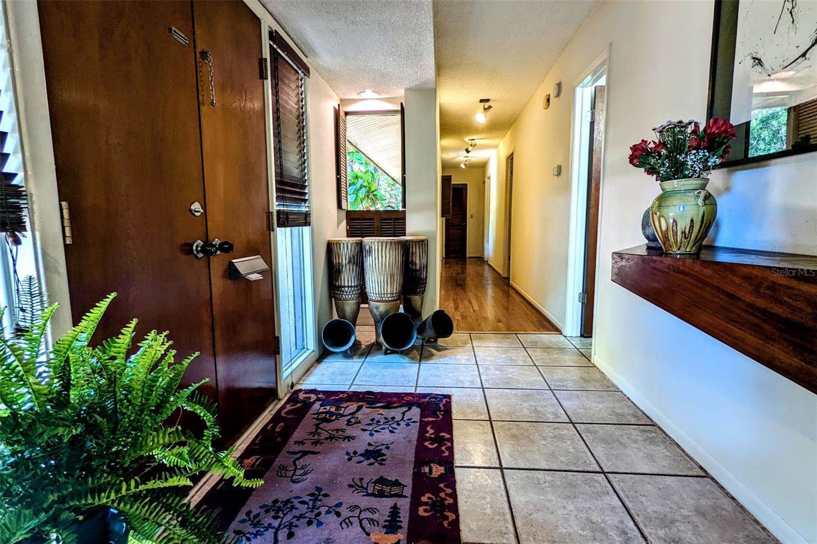 1320 Serpentine Drive South, Saint Petersburg, FL 33705