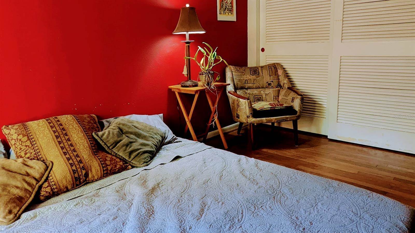 1320 Serpentine Drive South, Saint Petersburg, FL 33705