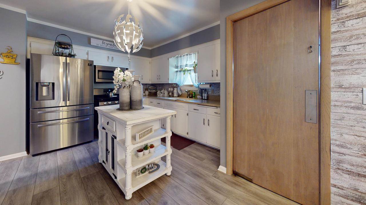 7824 W Verona COURT, Milwaukee, WI 53219