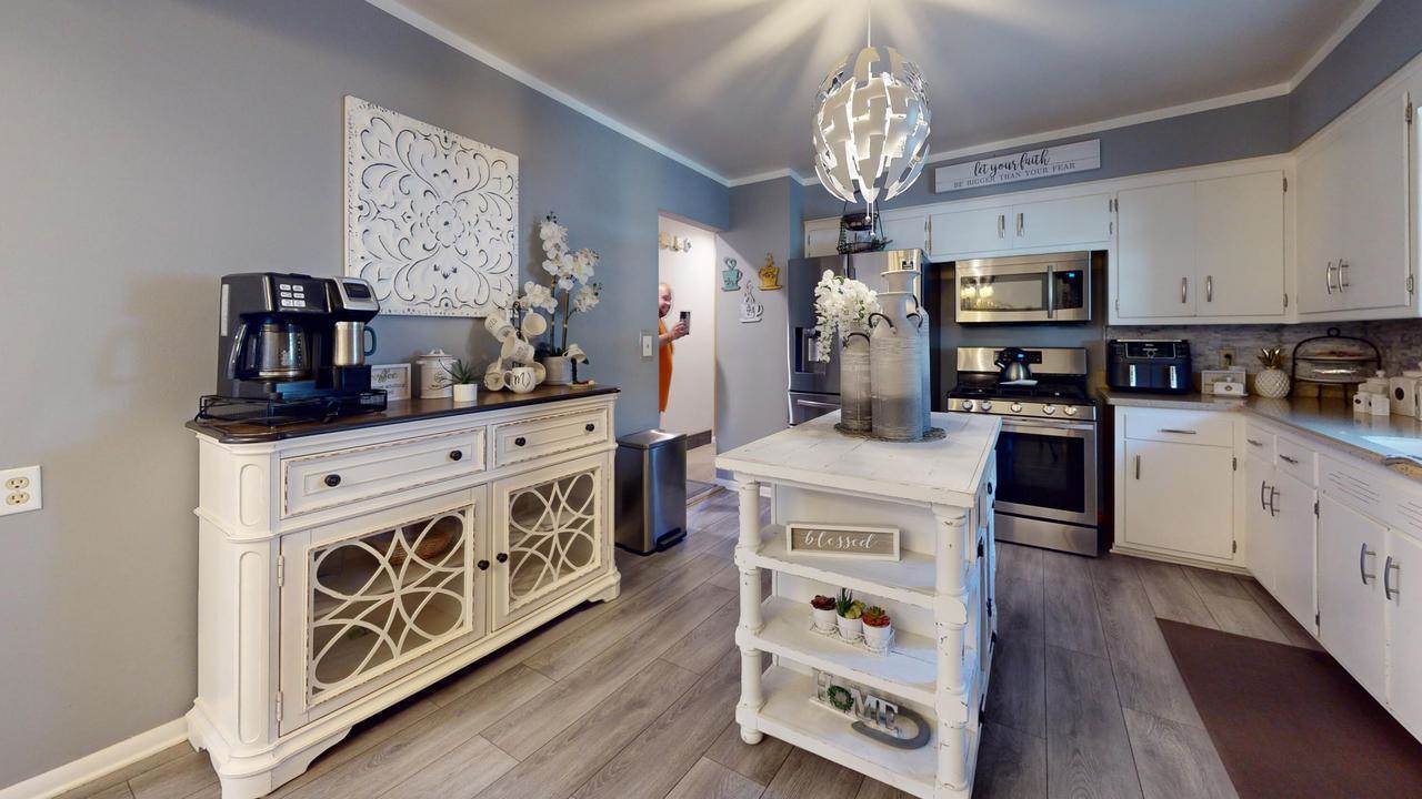 7824 W Verona COURT, Milwaukee, WI 53219