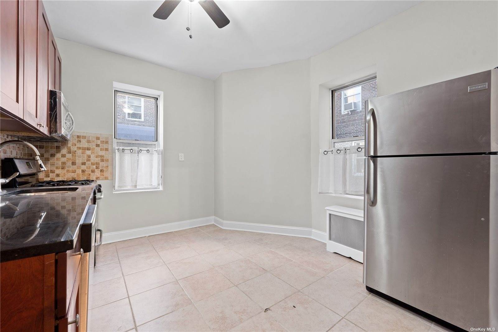 59-11 Queens Blvd, Woodside, NY 11377