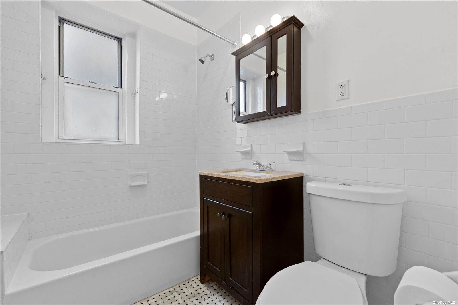 59-11 Queens Blvd, Woodside, NY 11377