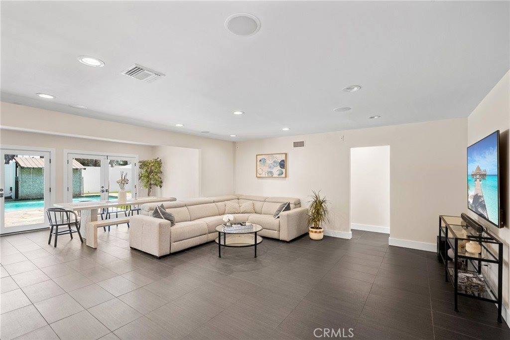 9956 Delco Avenue, Chatsworth, CA 91311