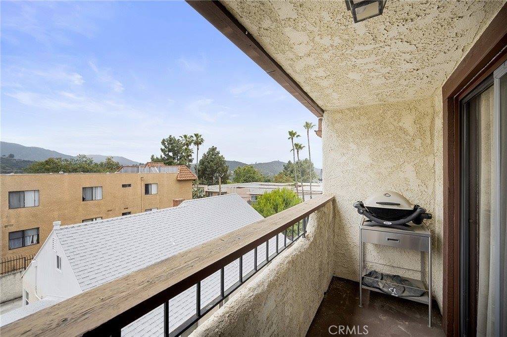 10142 Samoa Avenue, Tujunga, CA 91042