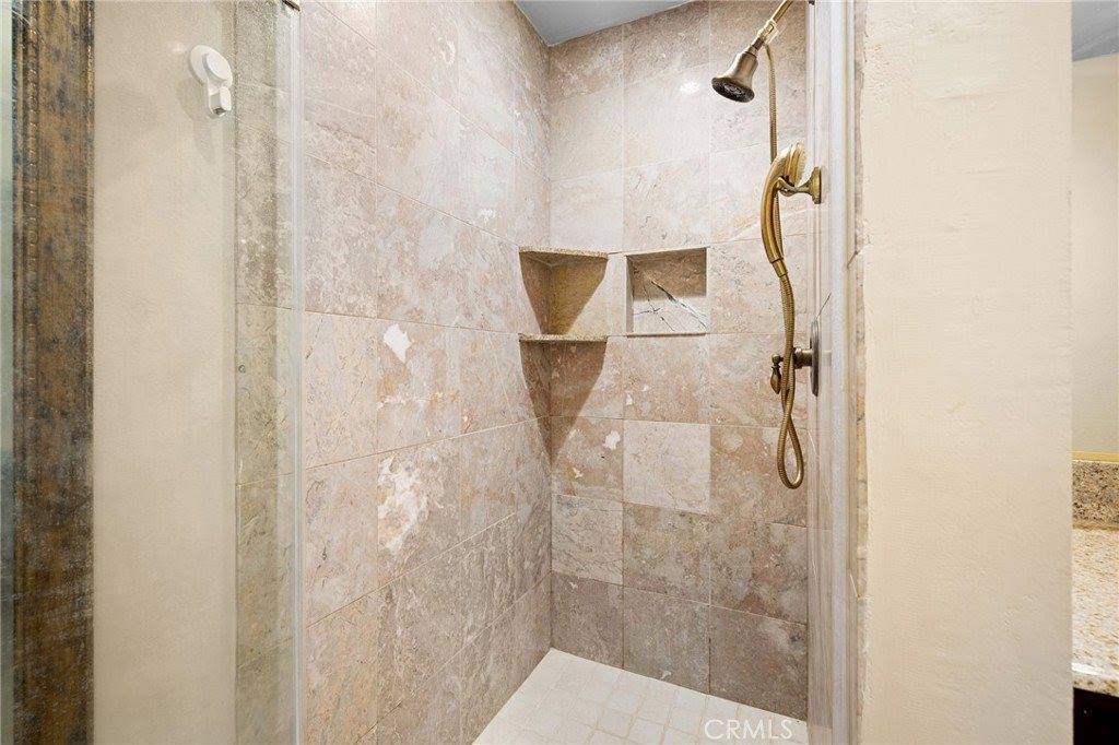 10142 Samoa Avenue, Tujunga, CA 91042