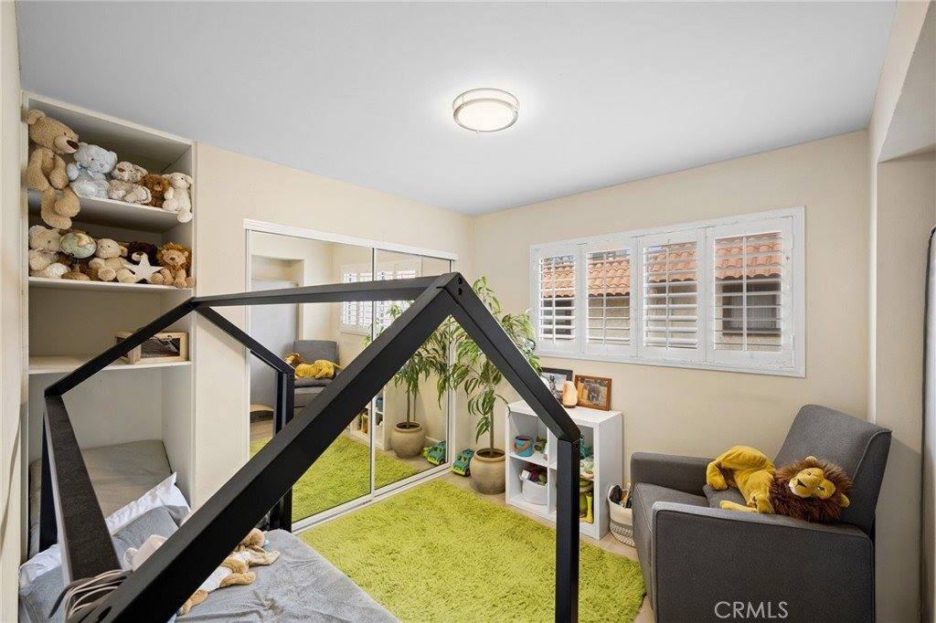 10142 Samoa Avenue, Tujunga, CA 91042