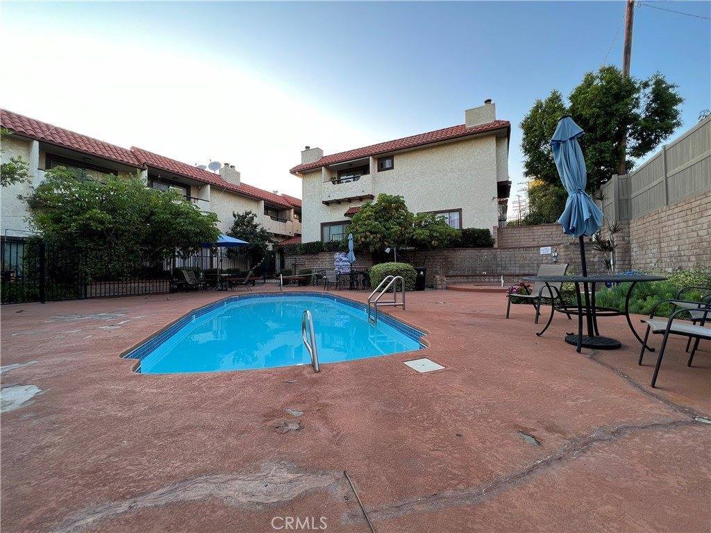 10142 Samoa Avenue, Tujunga, CA 91042