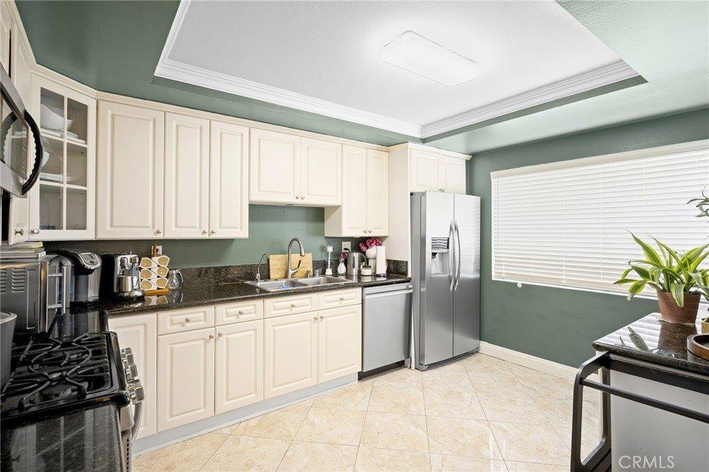 10142 Samoa Avenue, Tujunga, CA 91042