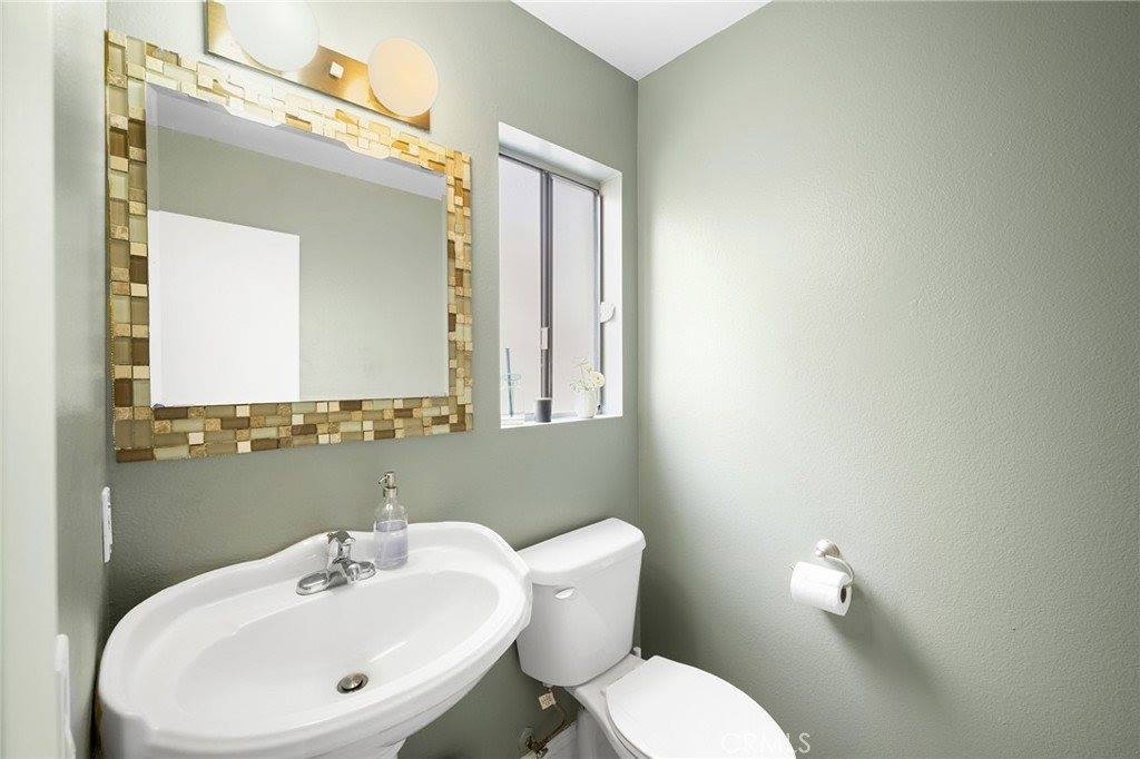 10142 Samoa Avenue, Tujunga, CA 91042