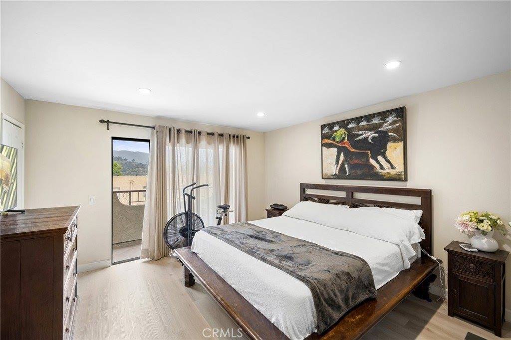 10142 Samoa Avenue, Tujunga, CA 91042