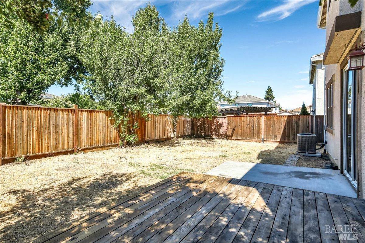 910 Beth Page Court, Vacaville, CA 95687