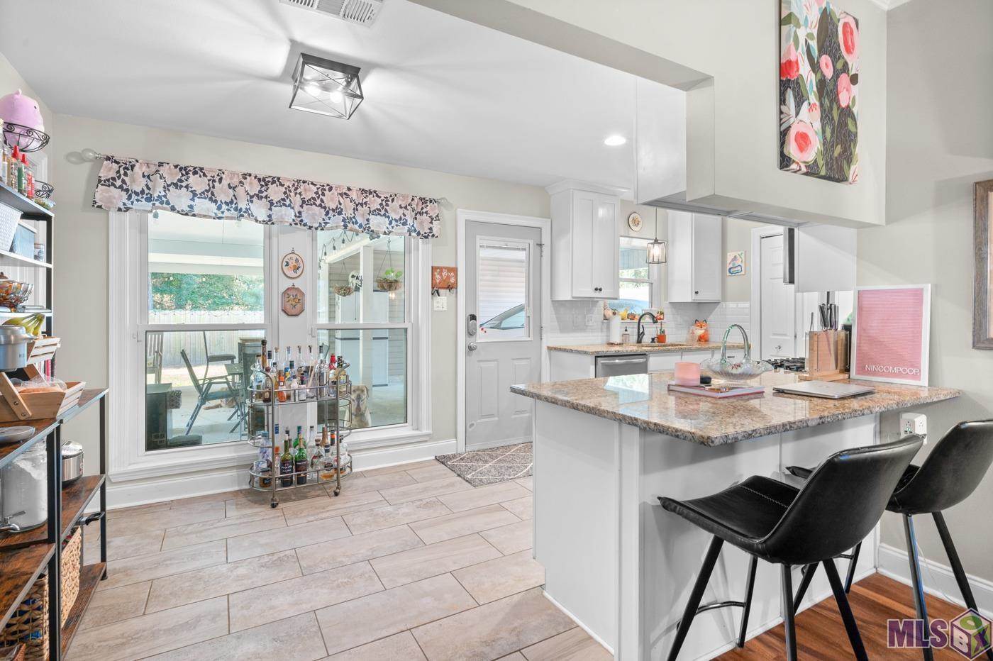 7346 Cherrydale Dr, Denham Springs, LA 70706