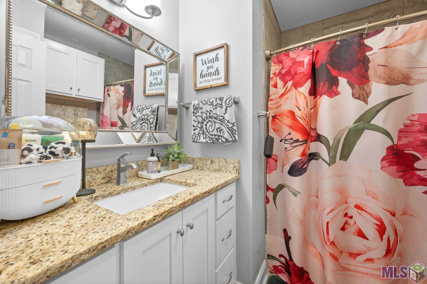 7346 Cherrydale Dr, Denham Springs, LA 70706